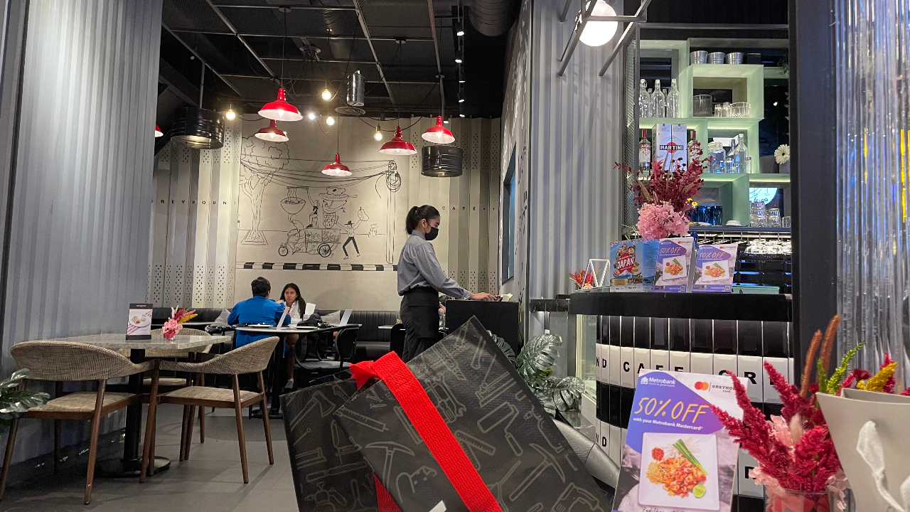 Greyhound Cafe Inside SM Aura